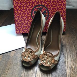TORY BURCH Open Toe Wedge